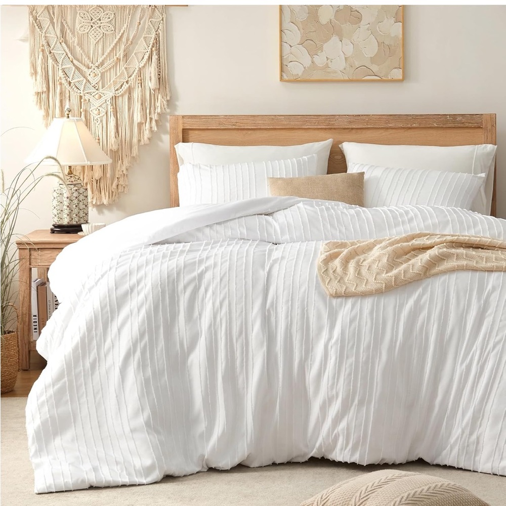 Elegant White Bedding Set